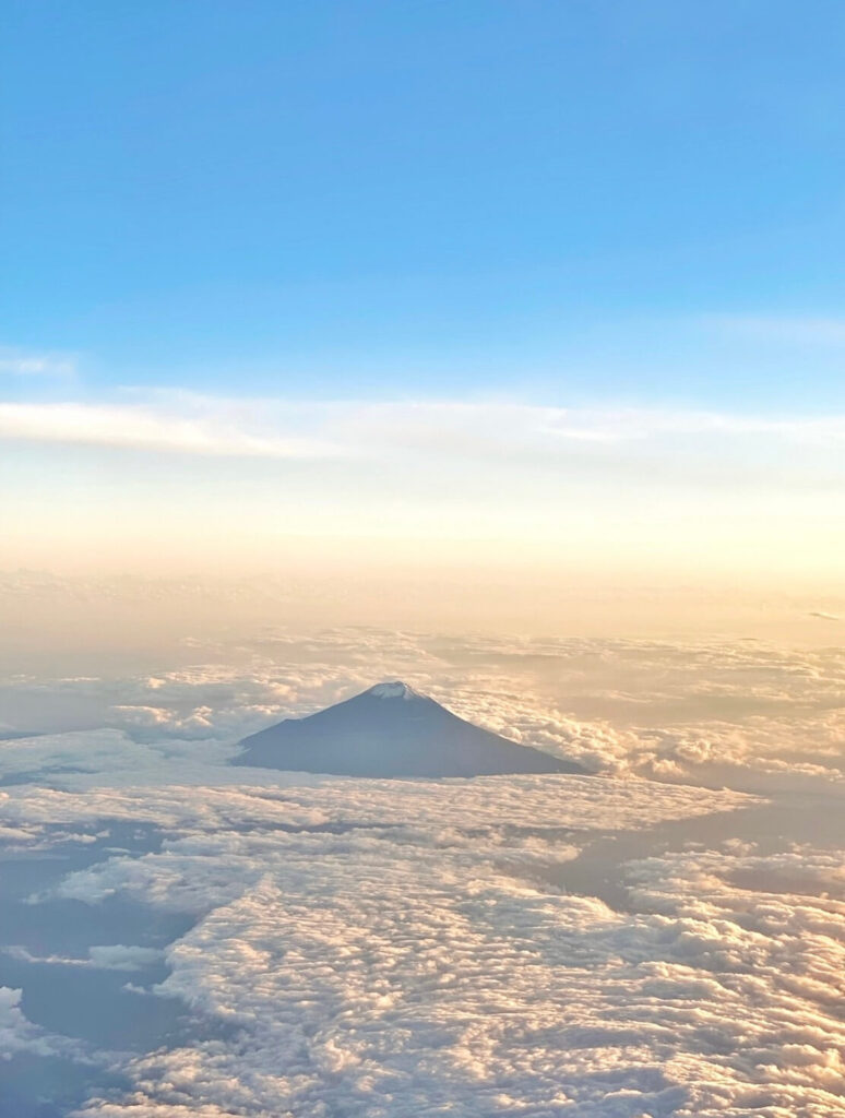 雲の中の富士山